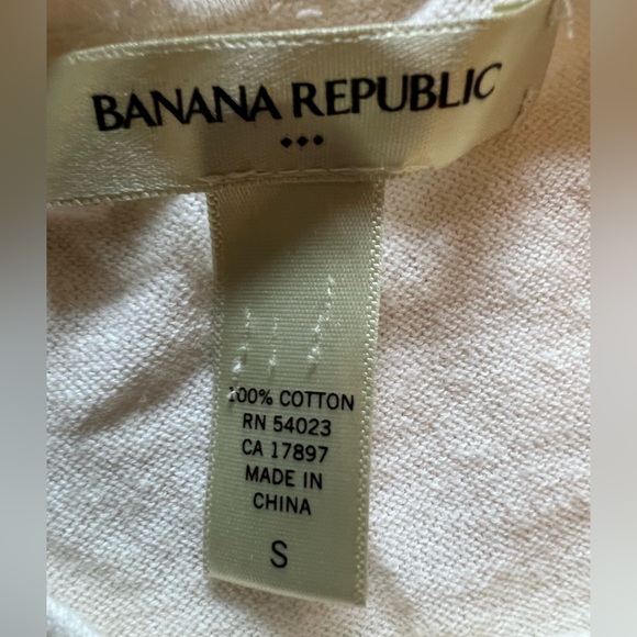 Banana Republic Women’s Off white/Cream lightweight Short Sleeve Sweater - Picture 2 of 3
